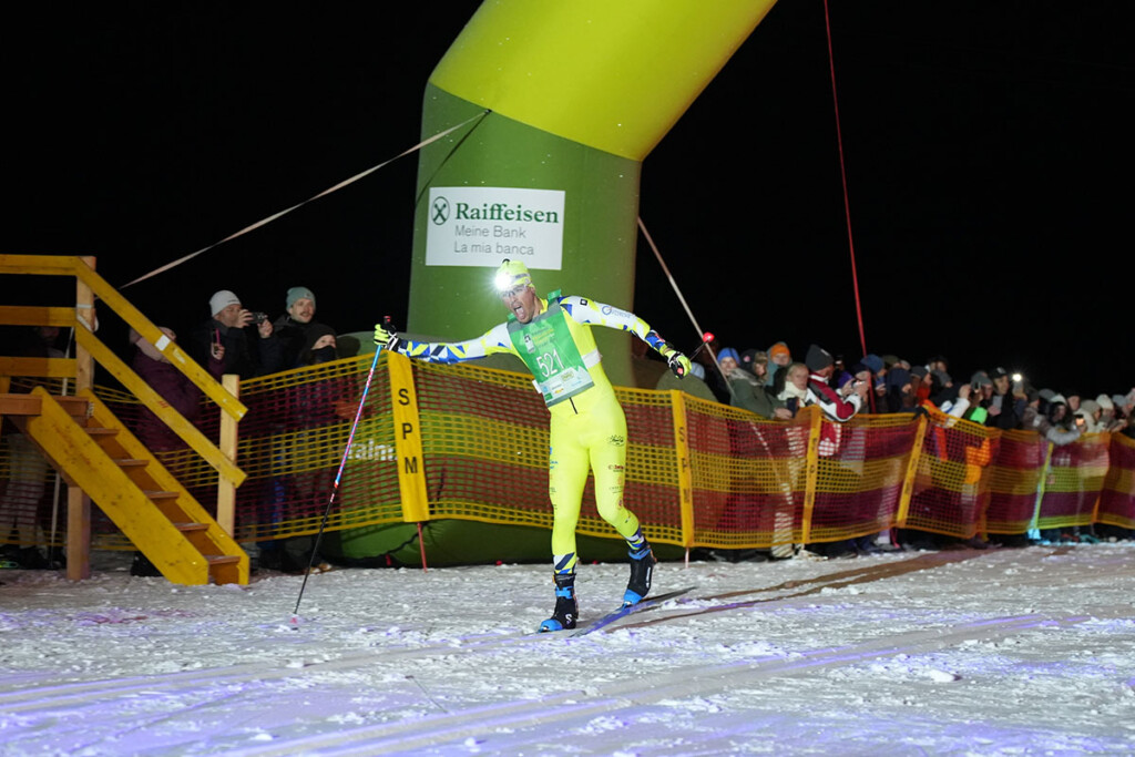 Paolo Fanton taglia il traguardo e vince la gara 15 km alla Moonlight Classic Alpe di Siusi 2026 in tecnica classica