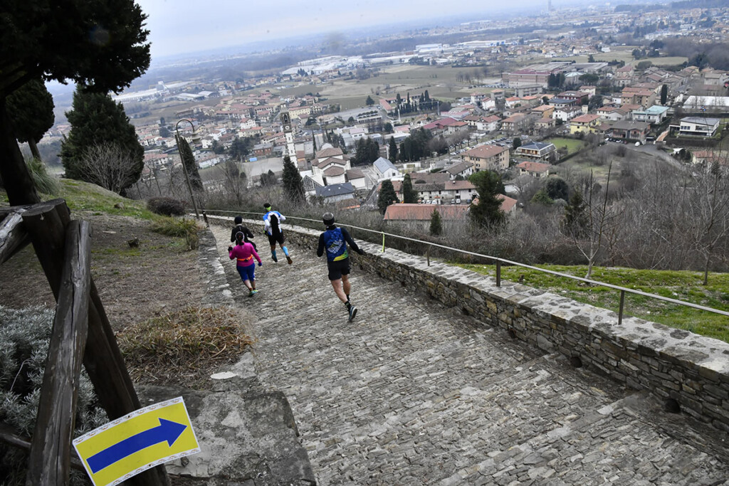 scaldagambe winter trail 2025 Carvico scalinata