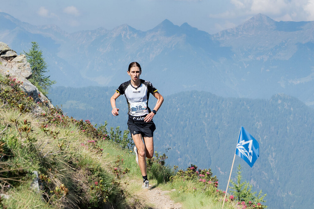 Benedetta Broggi in gara alla K2 Valtellina Vertical Extreme 2026 sul percorso del doppio chilometro verticale di Talamona