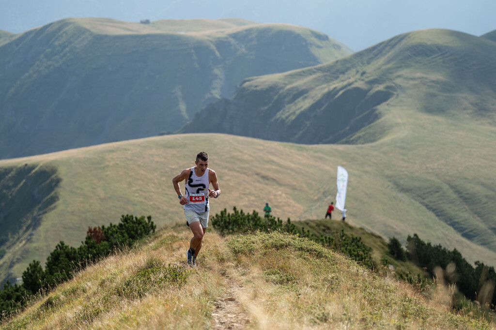 Mattia Gianola in gara alla Val Taleggio Trail 2026 sui sentieri di Vedeseta