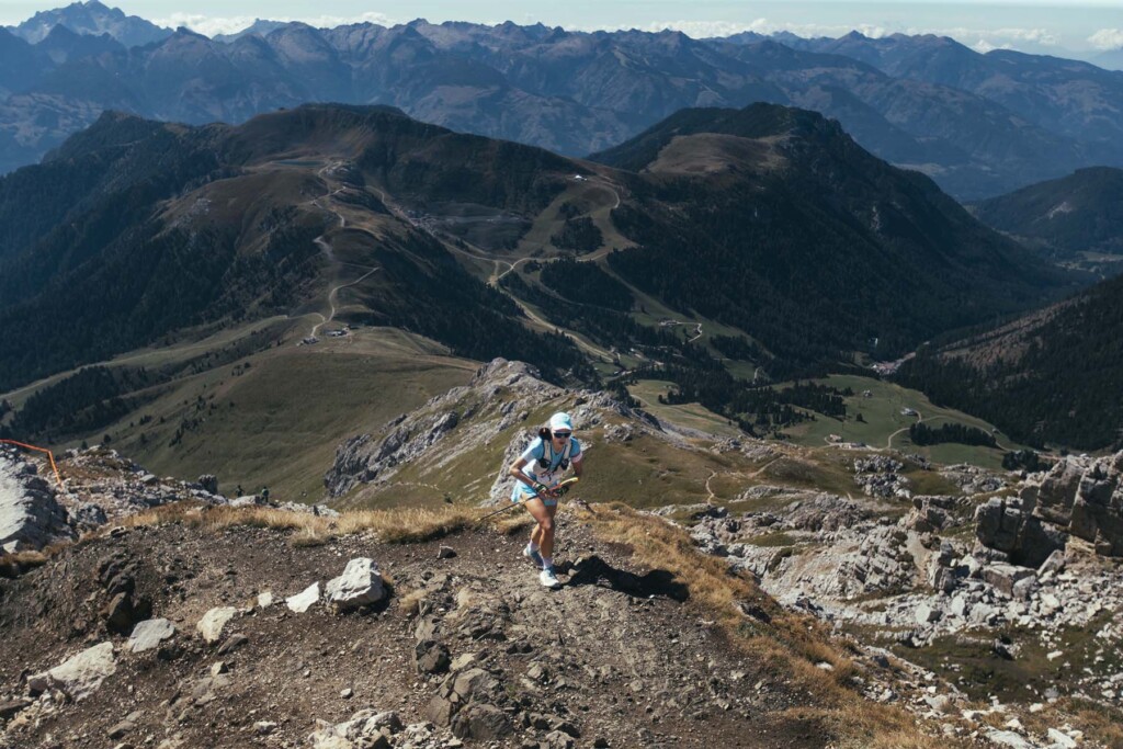 Eva Kiggen in gara alla Latemar Mountain Race 2026 sul percorso dolomitico del Latemar