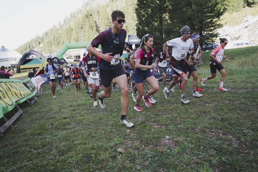 Gli atleti alla partenza della Latemar Mountain Race 2026 a Pampeago