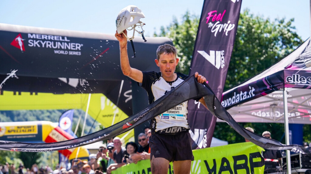 William Boffelli alza il casco al cielo tagliando il traguardo del Trofeo Kima 2026