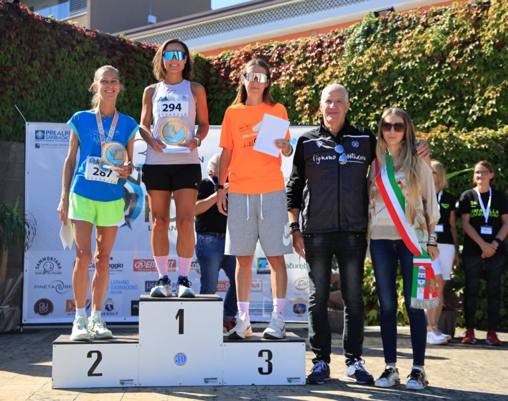 Podio femminile della Over Borders Half Marathon 2026 con Pagura, Lenarduzzi e Fabiani